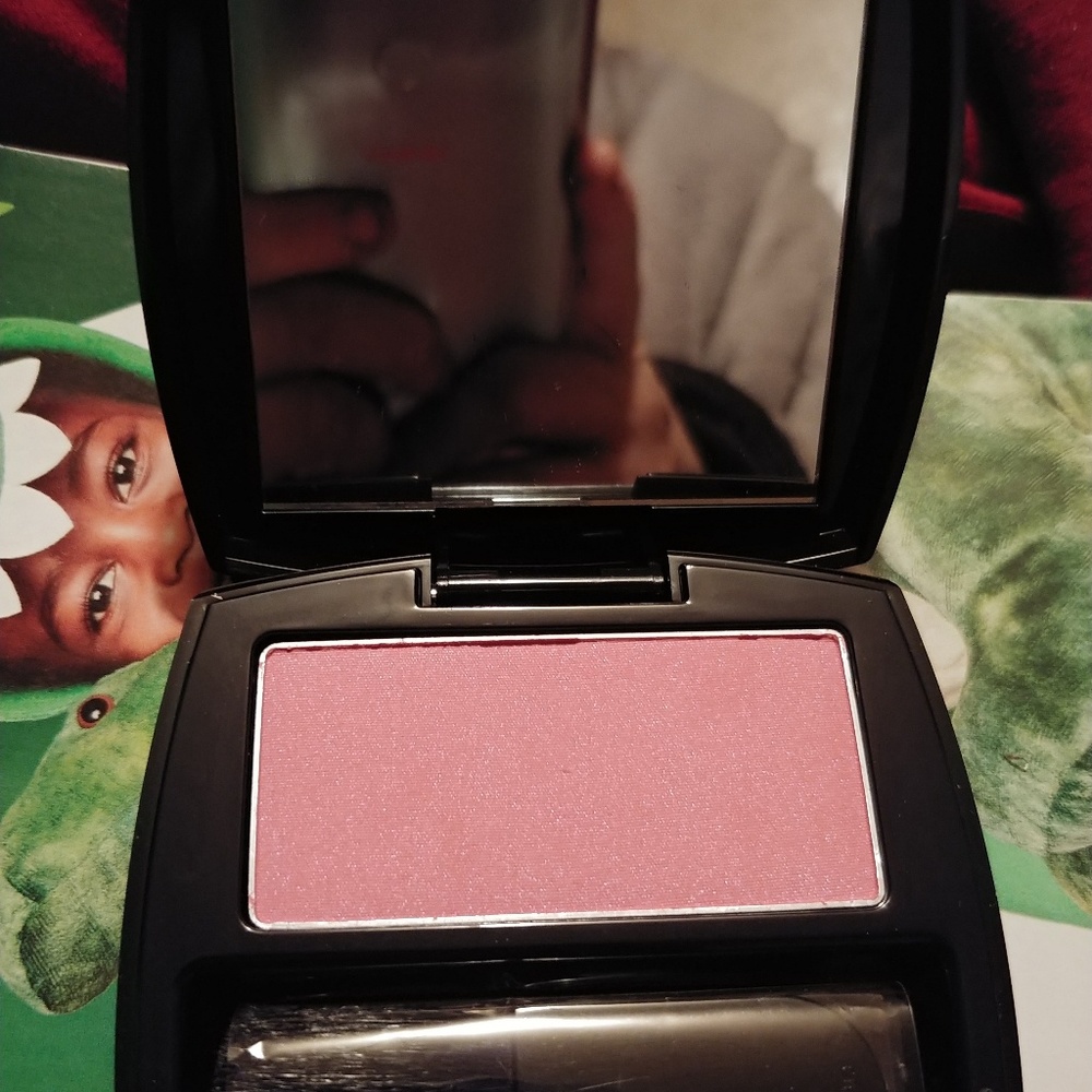 Avon - Picture 2 of 3
